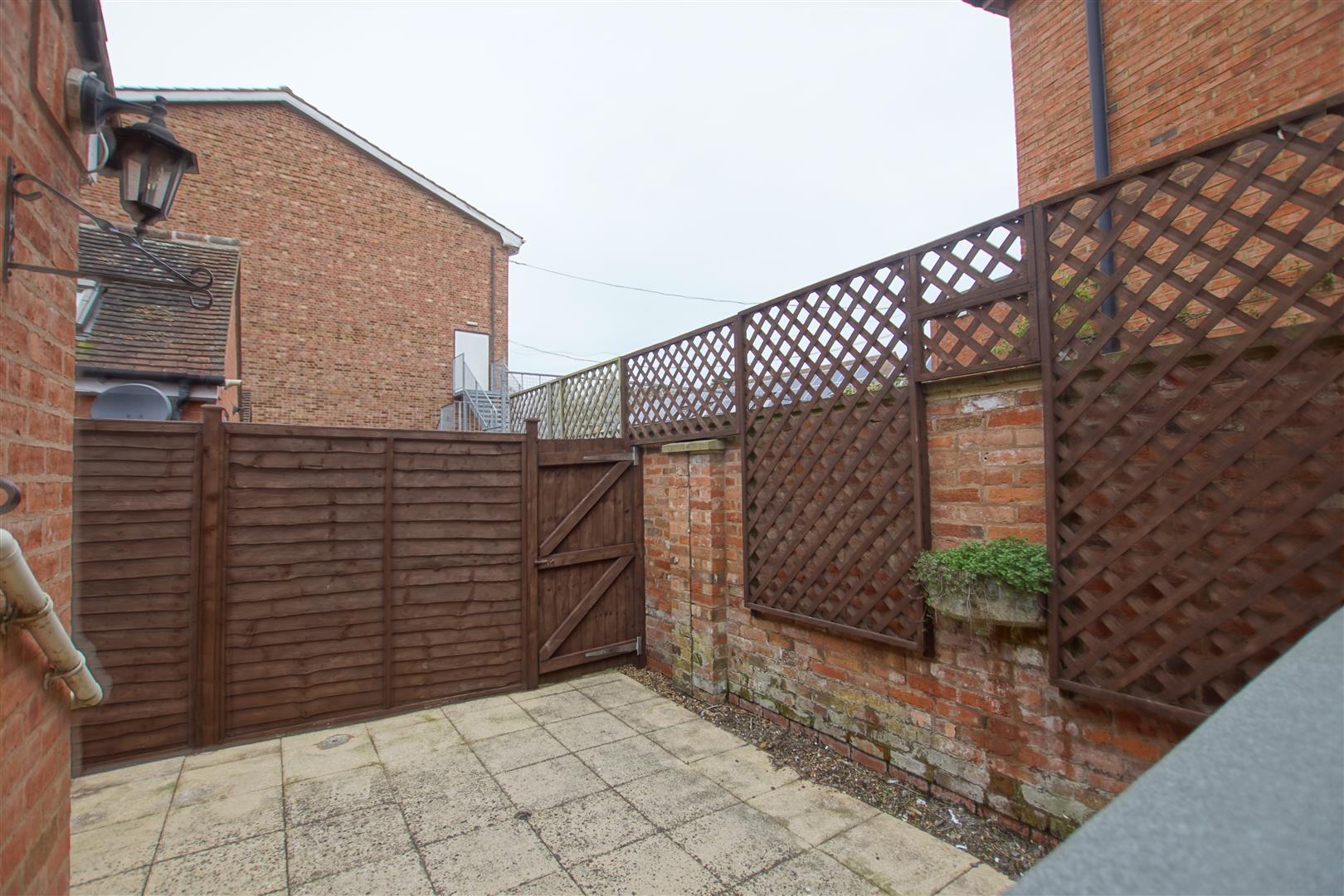 The Butts, Warwick 10