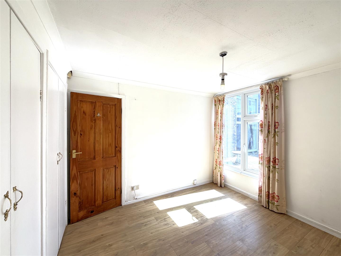 Fields Court, Off Cliffe Way, (or Coventry Rd) Warwick 12