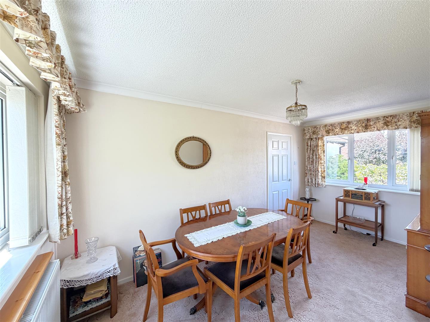 Hathaway Drive, Woodloes Park,  Warwick 8