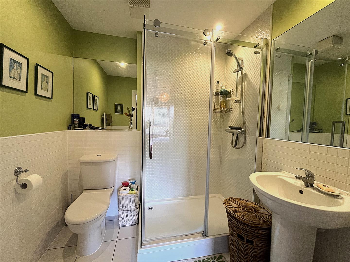 Bread And Meat Close, Warwick 9