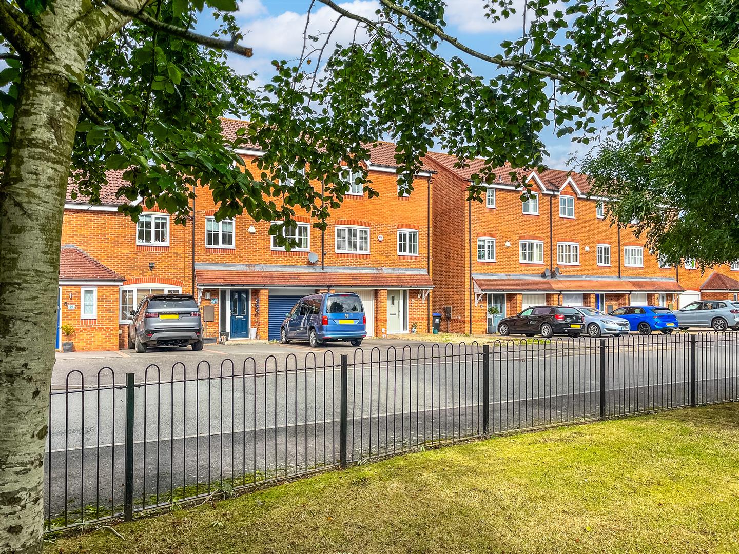 Wilmhurst Road, Warwick 2