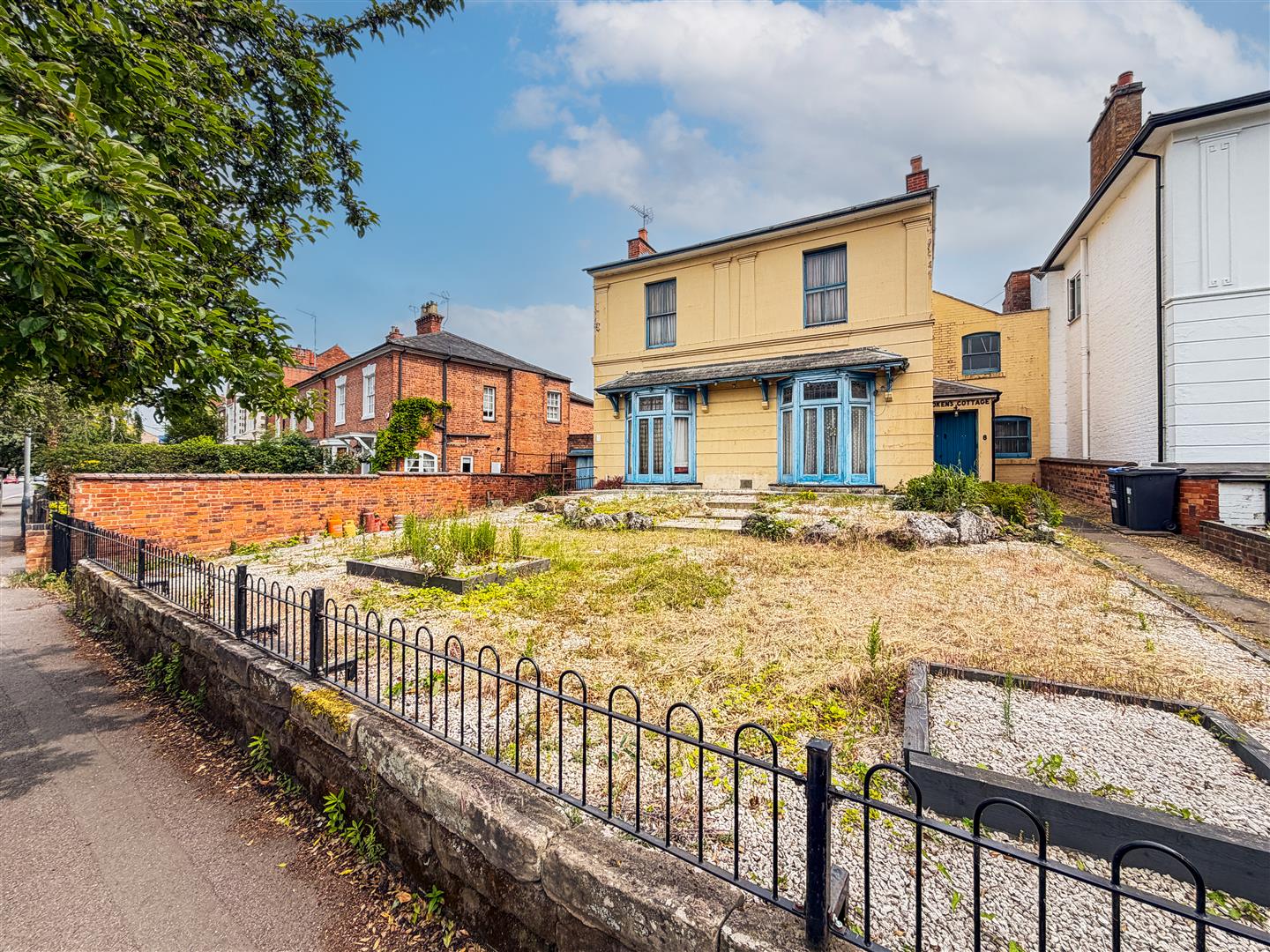 Emscote Road, Warwick