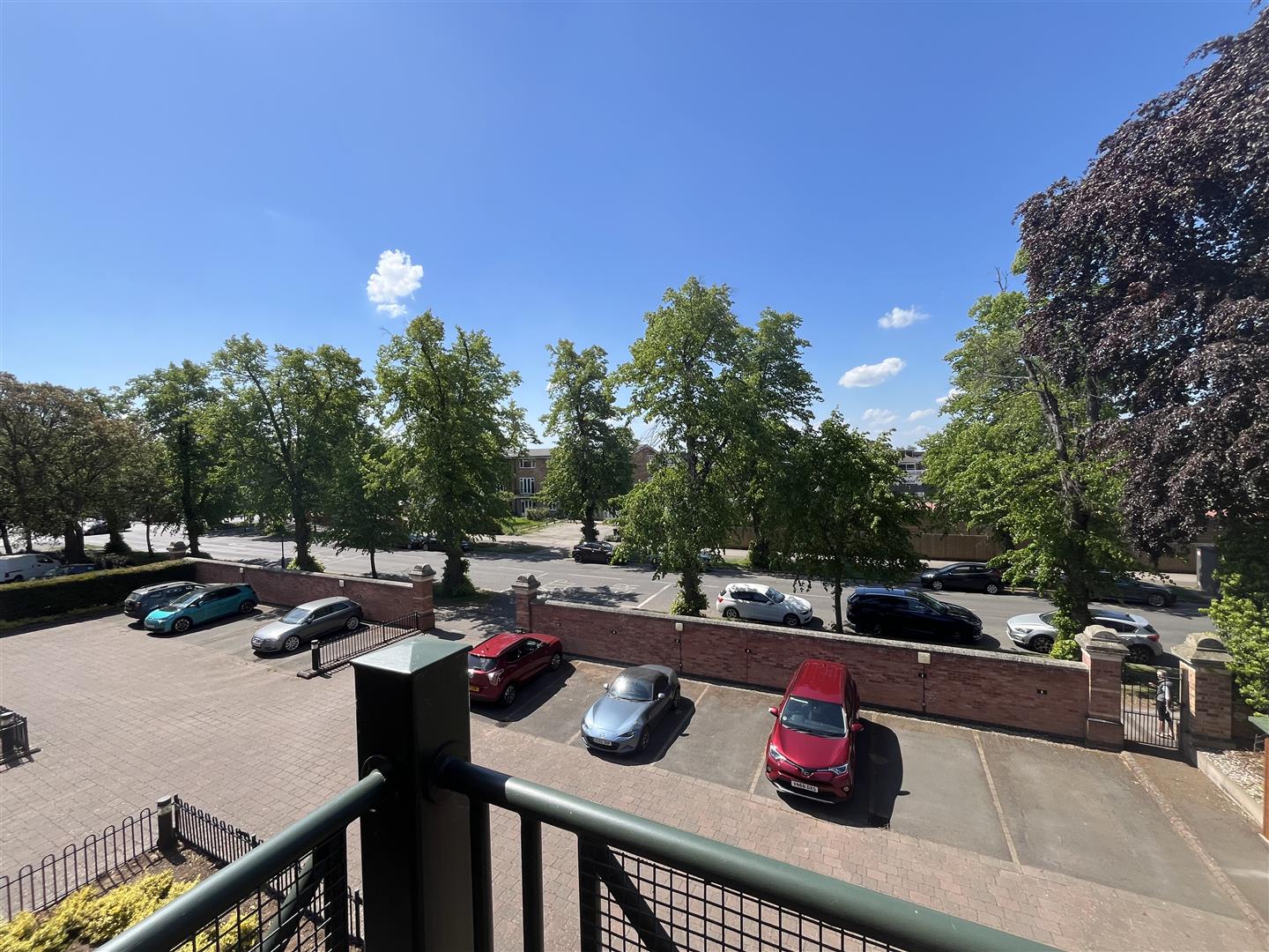 Saxon Court, Guys Cliffe Avenue, Royal Leamington Spa 4