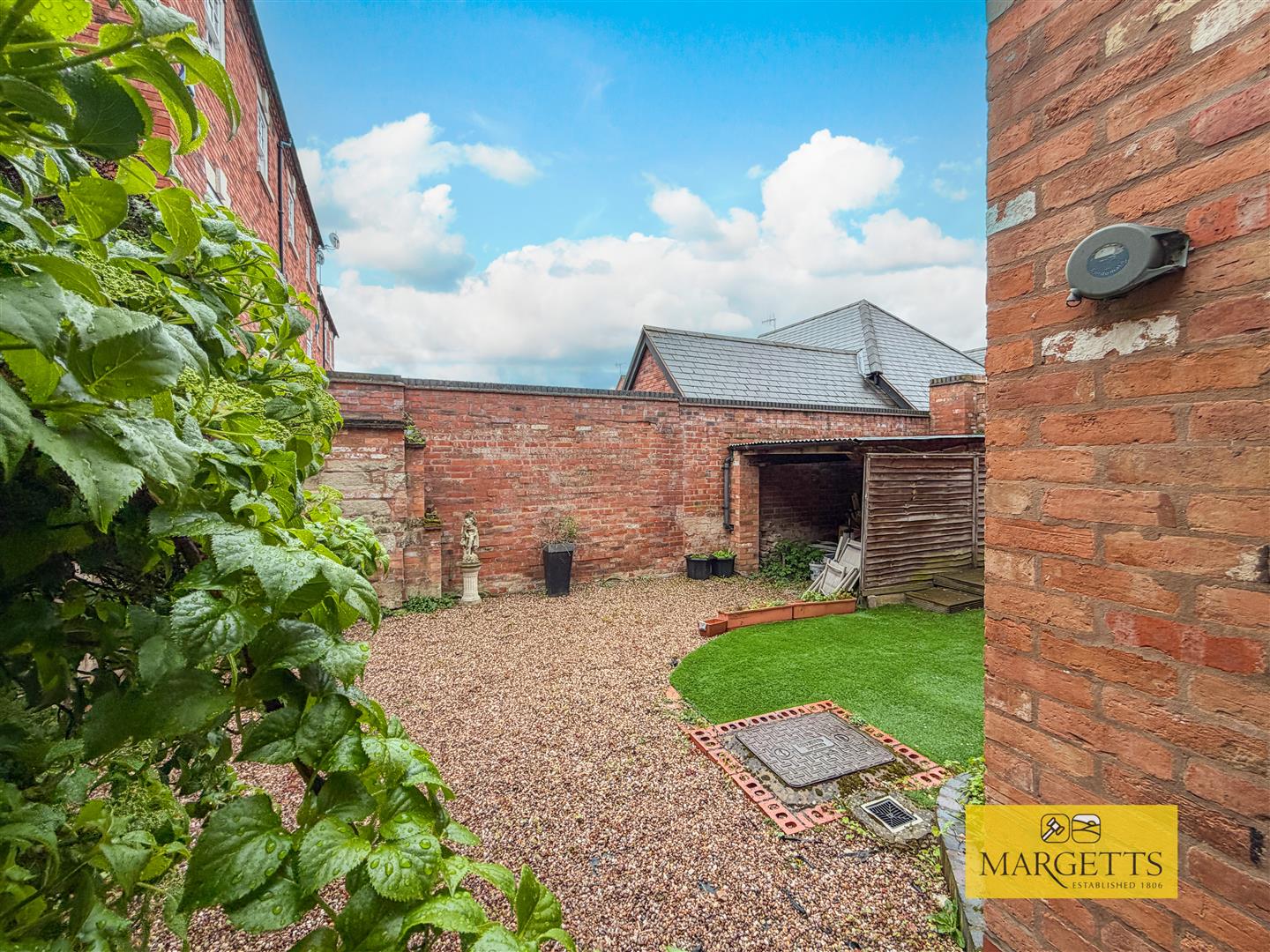 The Stables, Crompton Street, Warwick 13