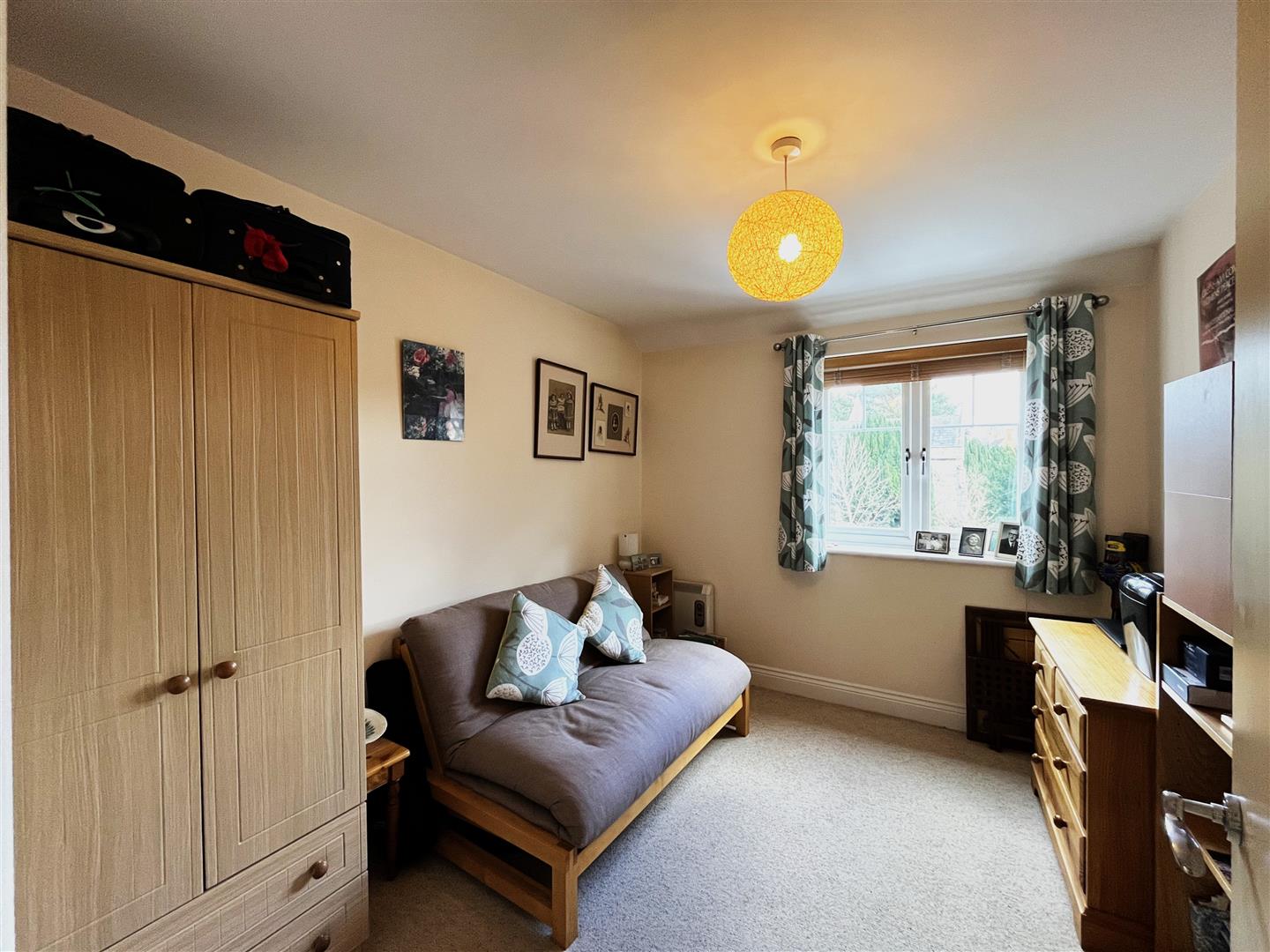 Bread And Meat Close, Warwick 8