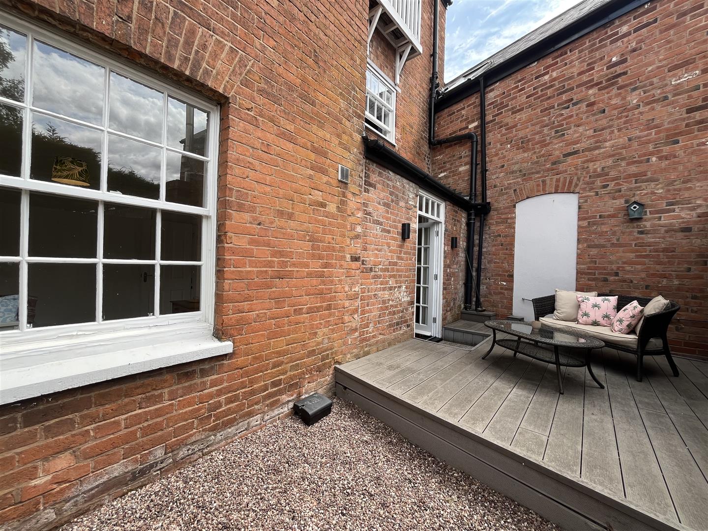 Saltisford, Warwick 22